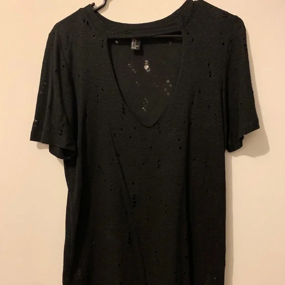 Black super soft distressed t-shirt Size Small - Picture 5 of 10